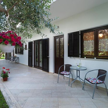 Weis Apartments Ρόβινι Δωμάτιο φωτογραφία
