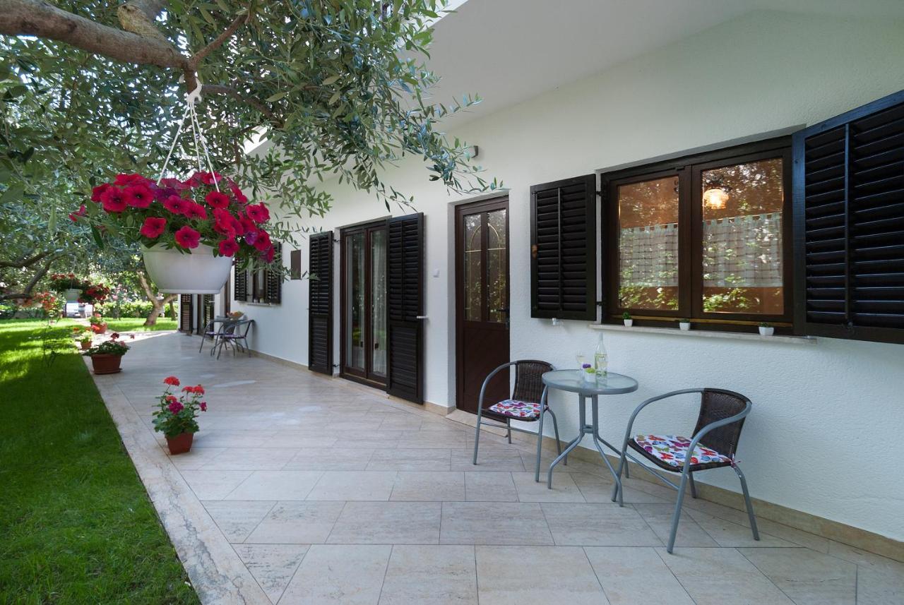 Weis Apartments Ρόβινι Δωμάτιο φωτογραφία