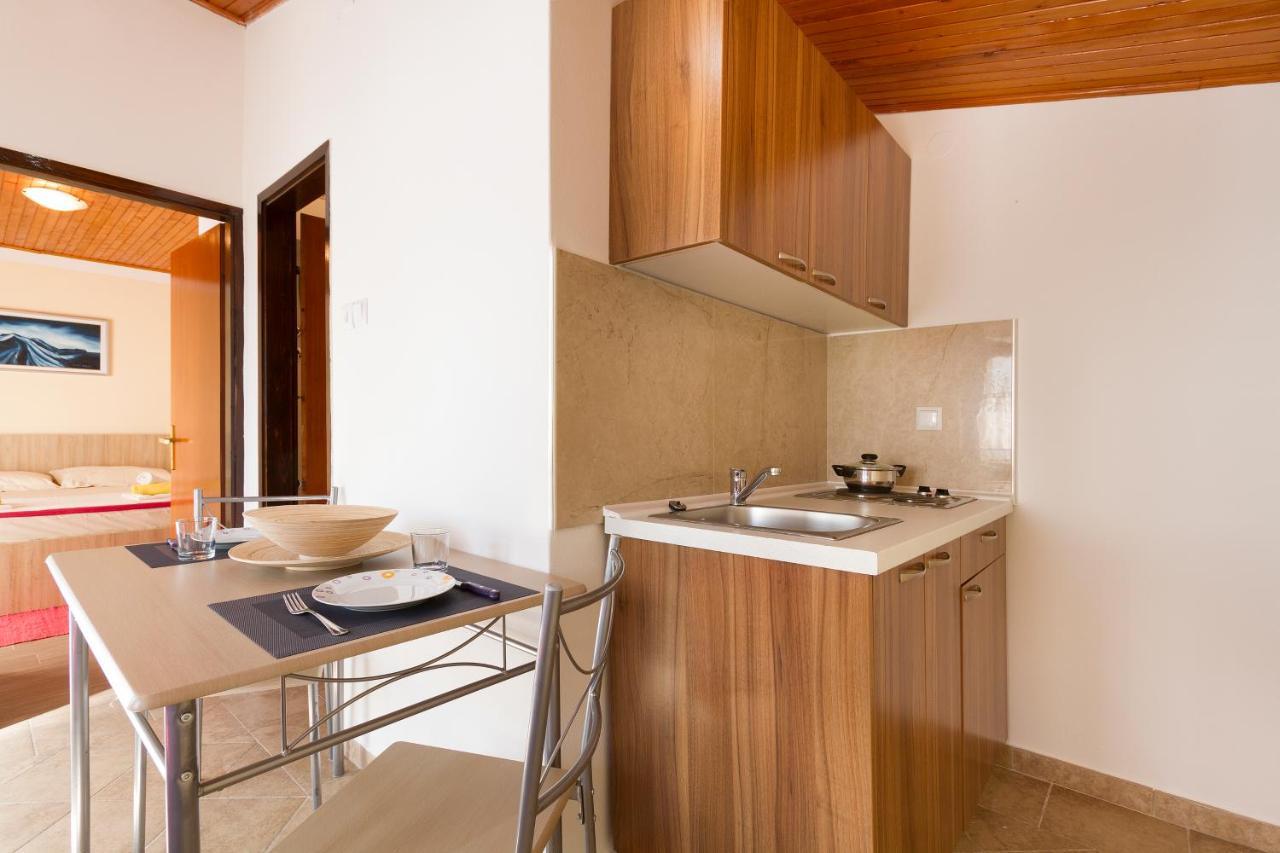 Weis Apartments Ρόβινι Εξωτερικό φωτογραφία