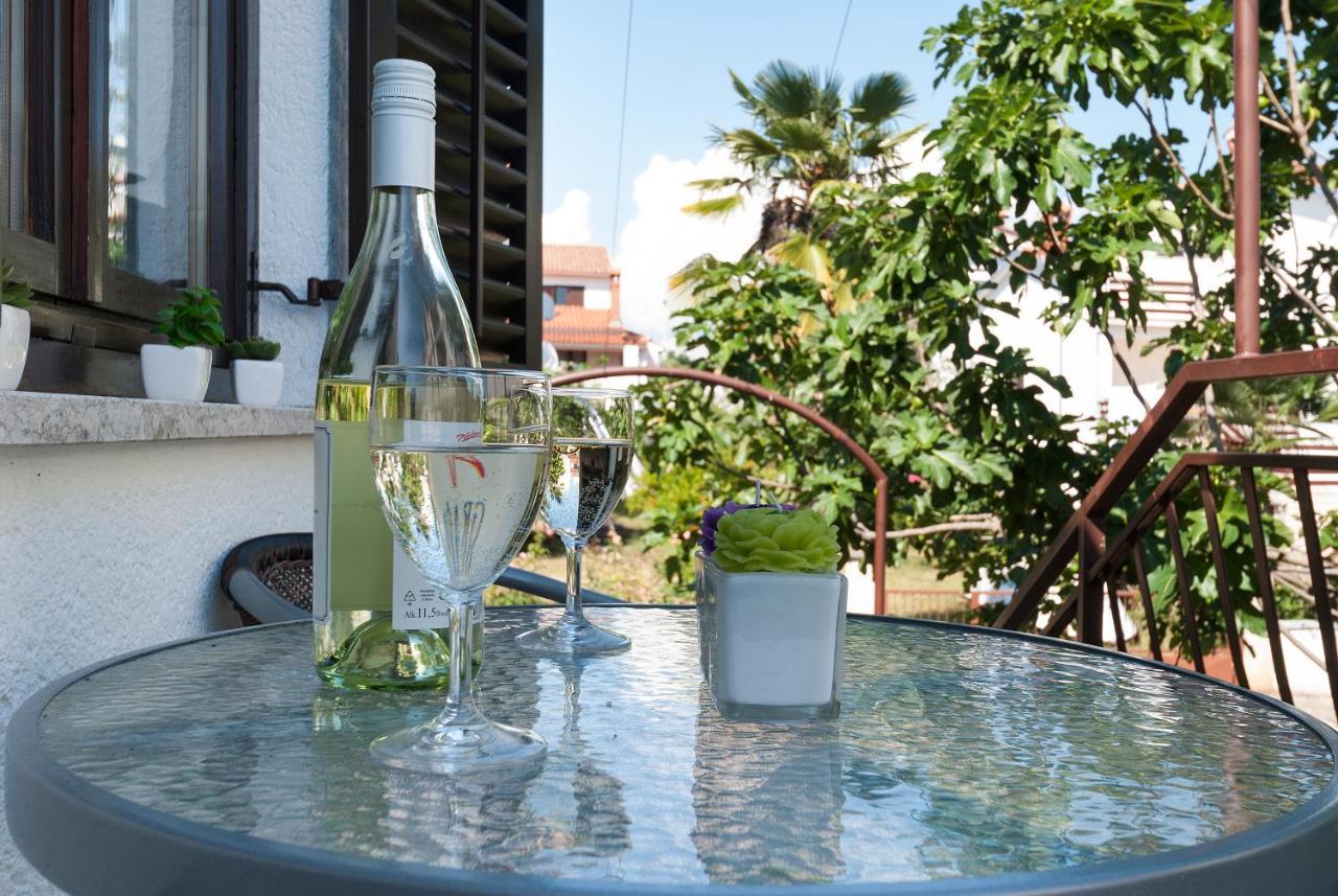 Weis Apartments Ρόβινι Δωμάτιο φωτογραφία