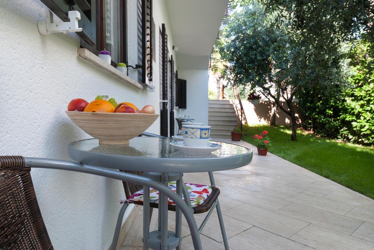 Weis Apartments Ρόβινι Δωμάτιο φωτογραφία