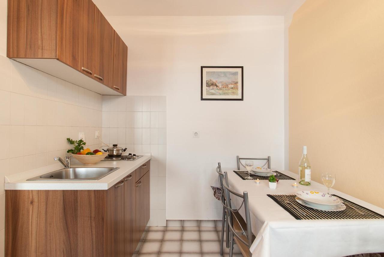 Weis Apartments Ρόβινι Δωμάτιο φωτογραφία