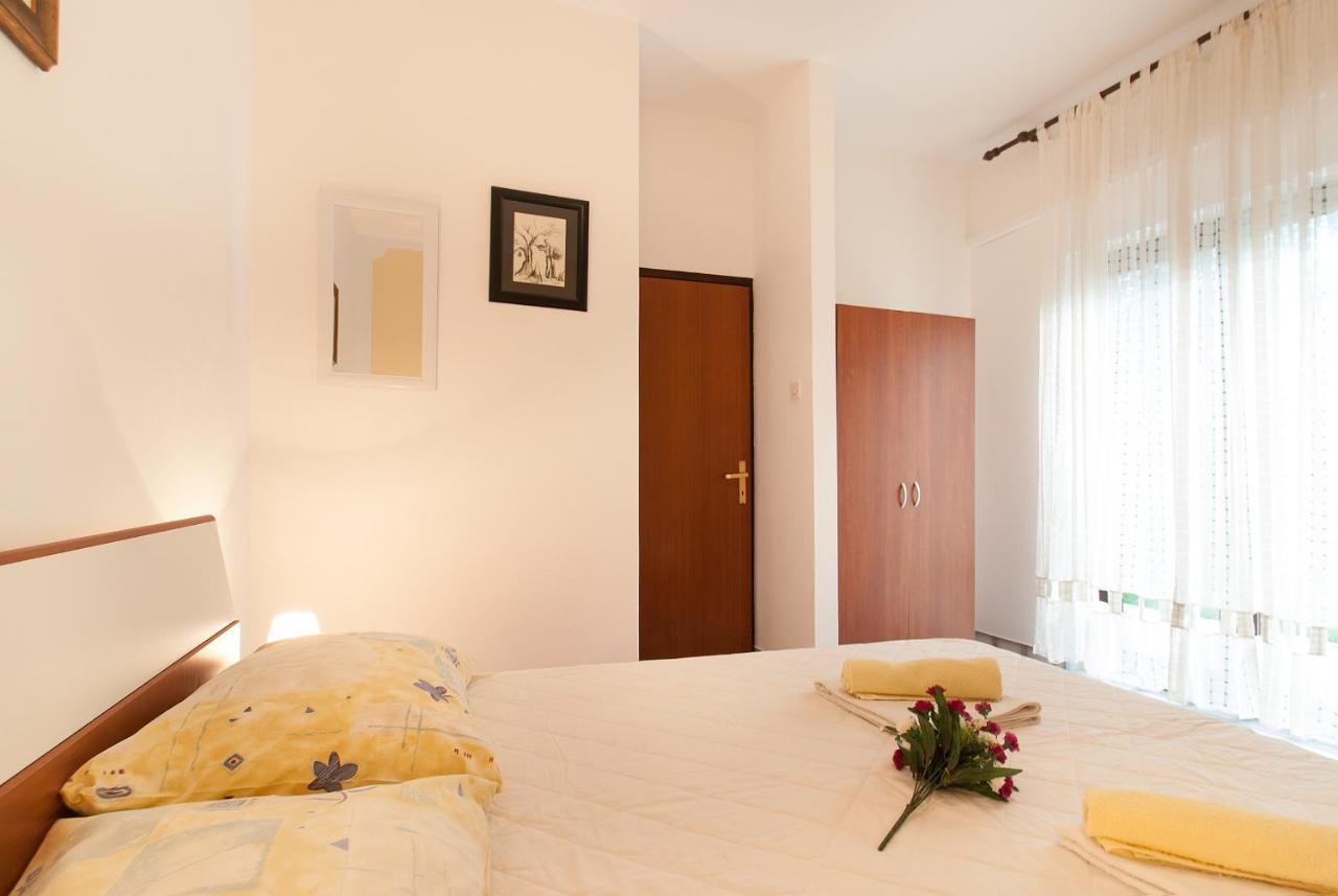 Weis Apartments Ρόβινι Δωμάτιο φωτογραφία